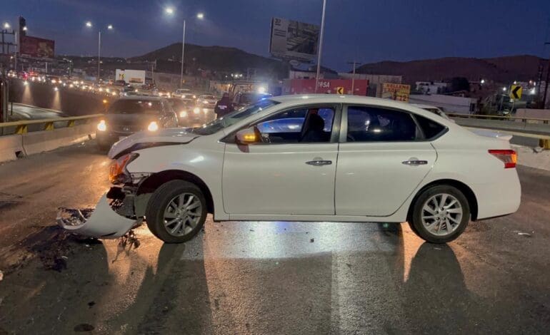 LOCAL | Joven pierde el control y choca contra muro de contención en el ...