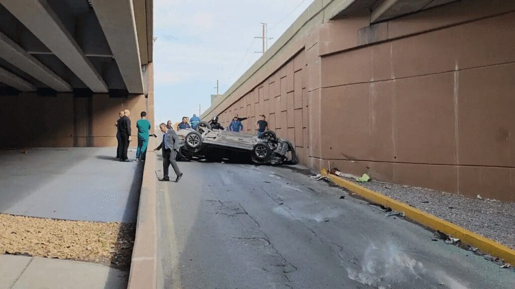 Van 25 percances en el cruce del Periférico de la Juventud y Vía Sicilia durante 2025