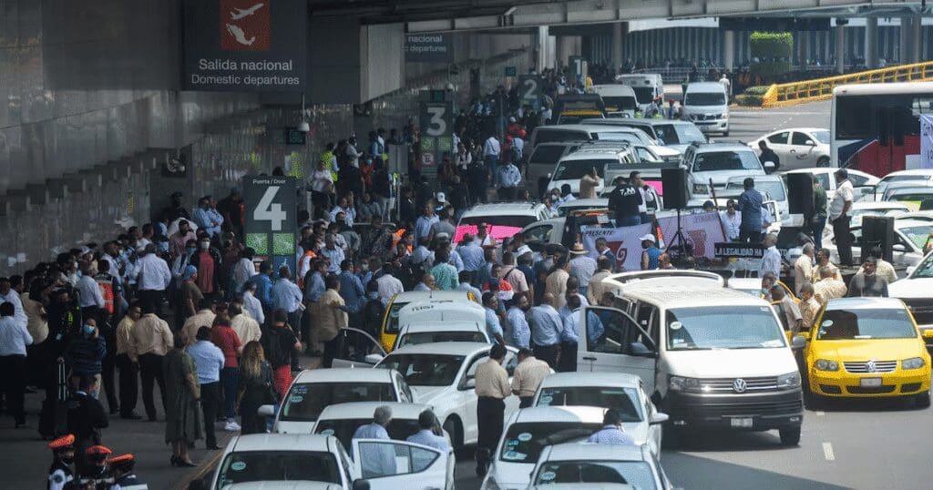 Uber podrá operar en aeropuertos de México tras obtener suspensión definitiva