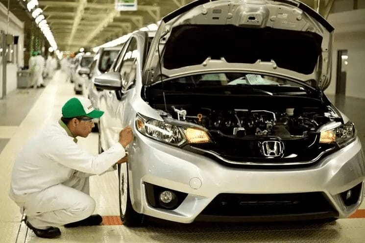 Honda recorta producción en México y Canadá por escasez global de chips