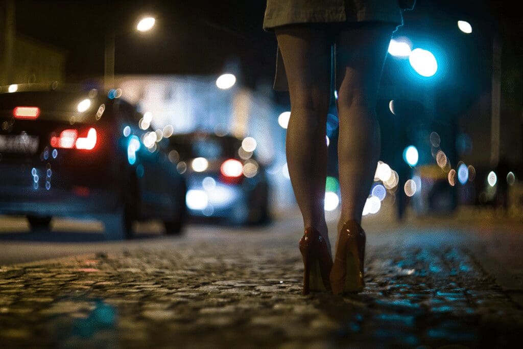 Falta protocolo de protección para trabajadoras sexuales; atención se limita a salud pública