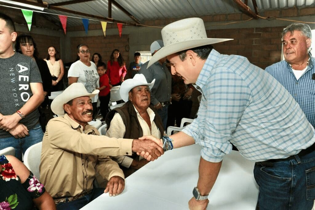 Bonilla exhorta a líderes de Madera a defender el rumbo de Chihuahua