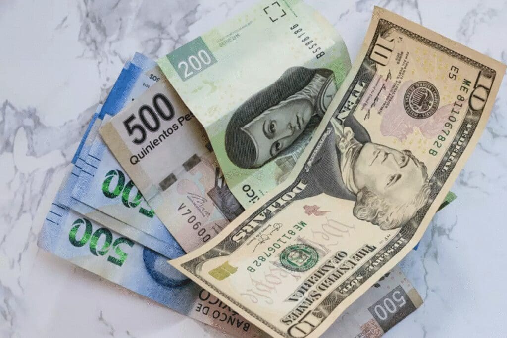 Disputa comercial entre EE.UU. y China provoca caída del peso mexicano