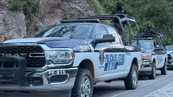 Sicarios montaban retén en Flores Magón y se enfrentan a policías estatales