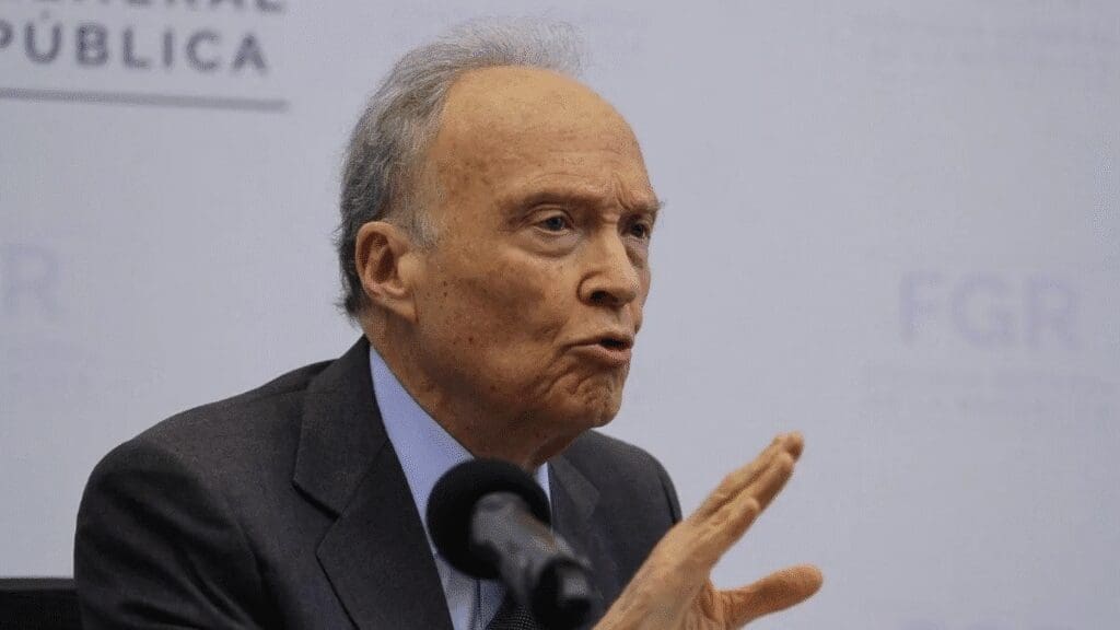 Senado acepta renuncia de Gertz Manero; será embajador en un “país amigo”