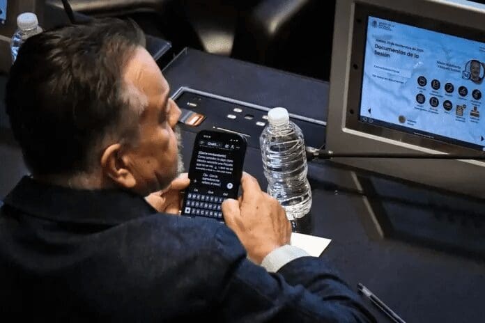 Senador del PAN usa ChatGPT para discurso sobre renuncia de Gertz Manero