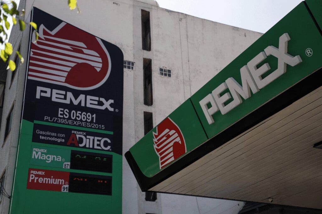 Deuda de Pemex rebasa los 100 mil mdd y crecen las señales de alerta