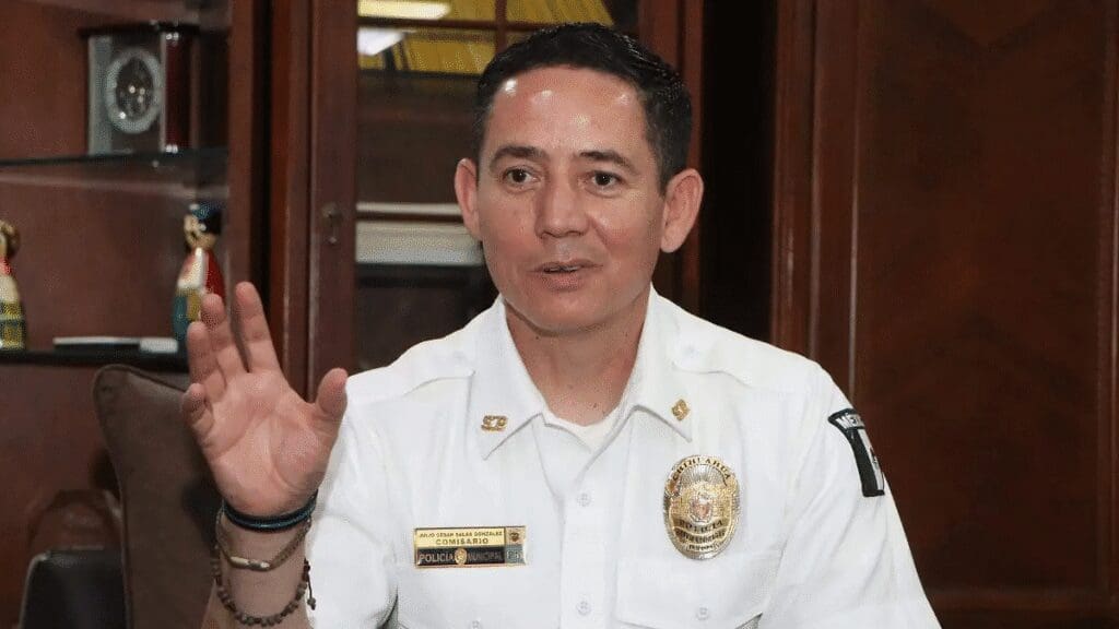 Ordenan revisión interna de protocolos en la Policía Municipal tras asesinato de Carlos Manzo