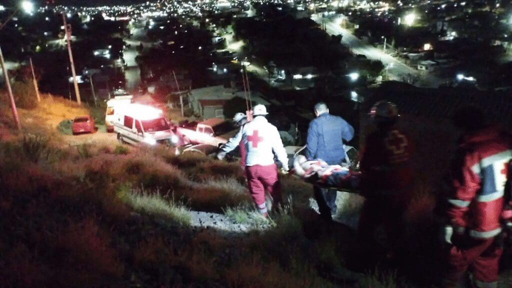 Golpean y arrojan a joven a un barranco en la colonia Lealtad II; hay cinco detenidos