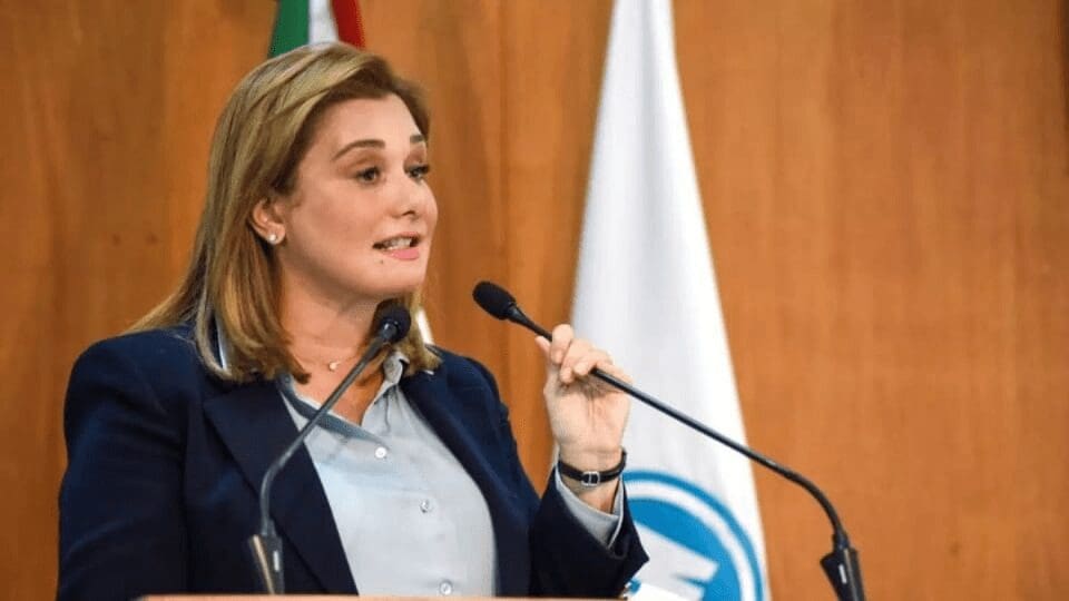 Maru Campos reta: “Si adelantan la revocación, que también evalúen a los gobernadores”