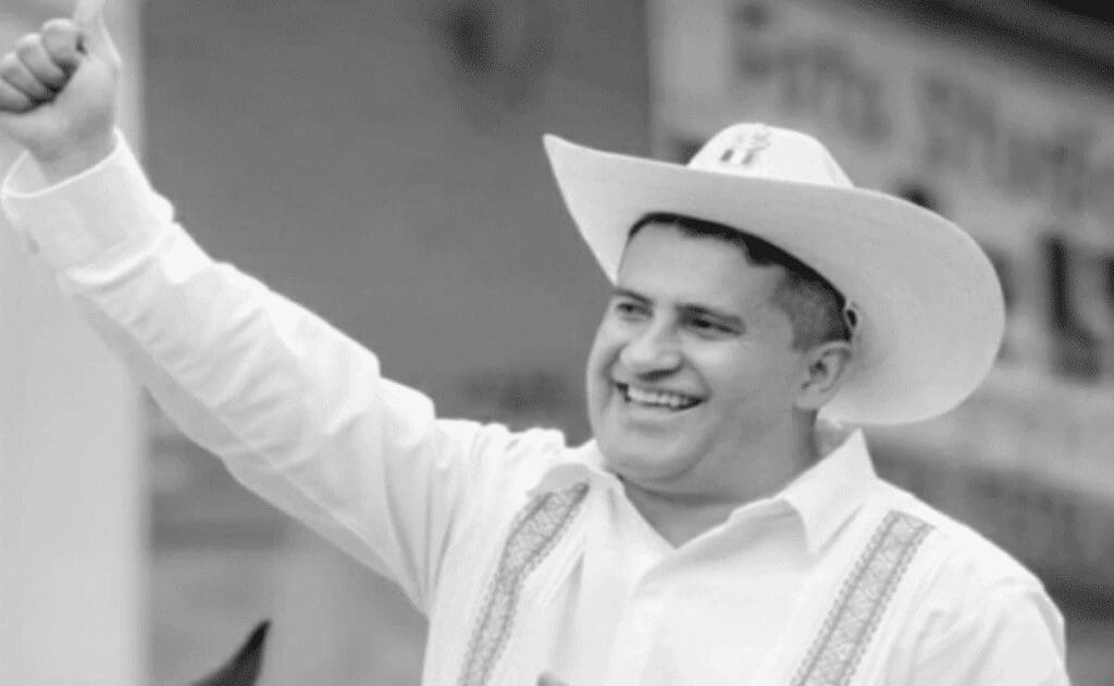 Hallan muertos a dos presuntos implicados más en el asesinato del alcalde Carlos Manzo; uno tenía 16 años