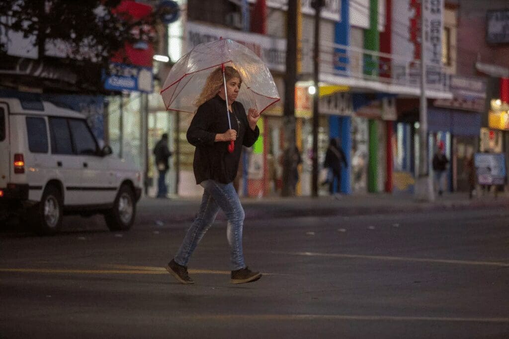 Nuevo frente frío provoca lluvias, vientos fuertes y posibles nevadas este 17 de noviembre