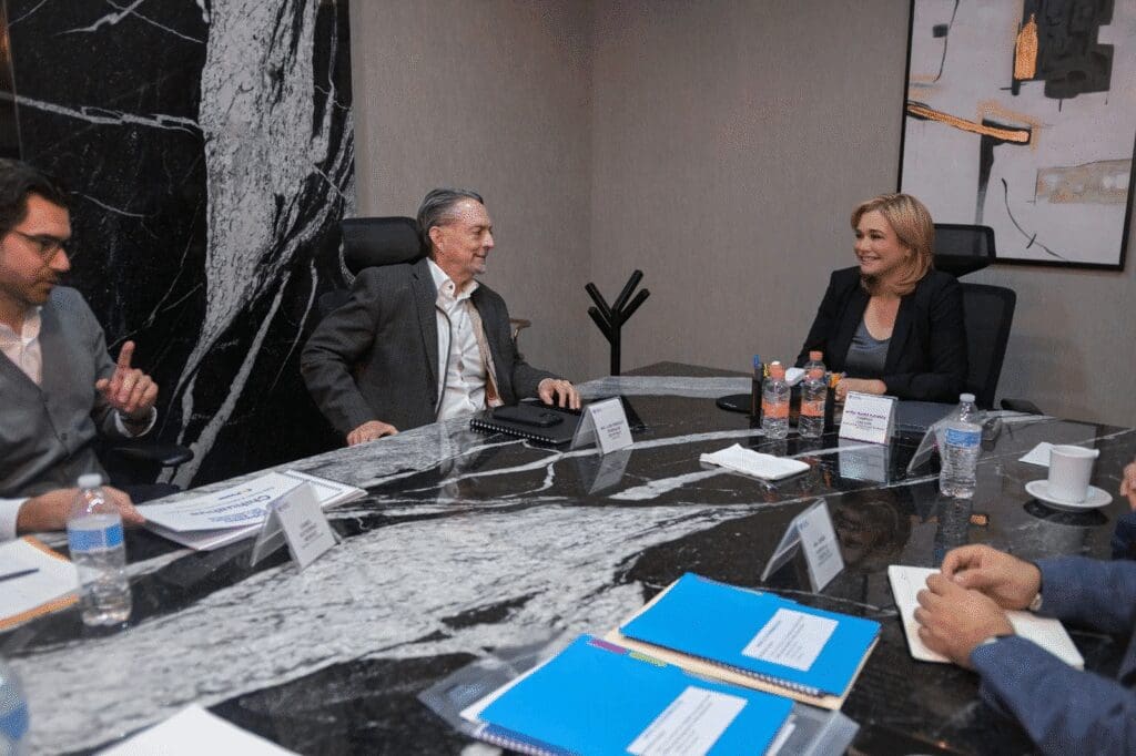 Maru Campos y empresarios analizan proyectos de desarrollo industrial
