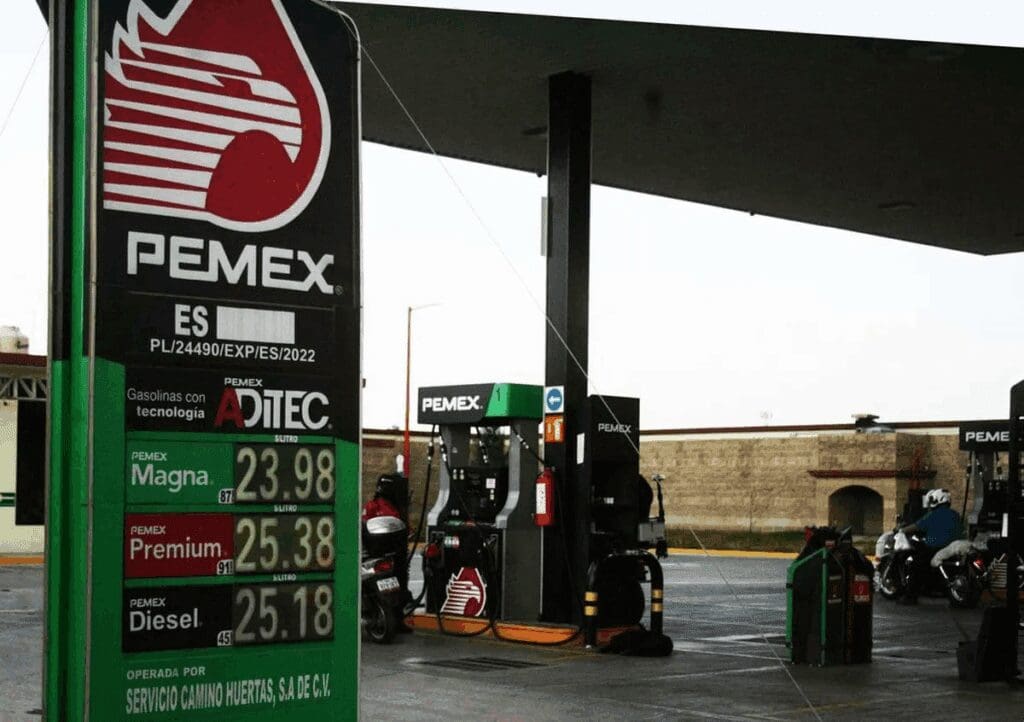 Gasolina Magna no subirá en enero; Premium queda fuera del acuerdo
