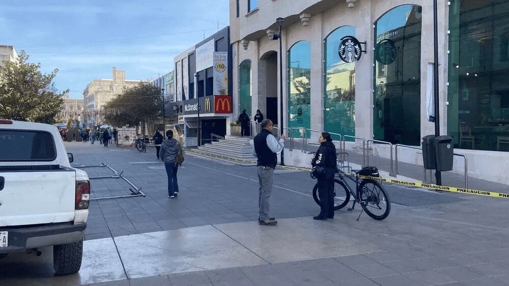 Municipio confirma que amenaza de bomba en Starbucks fue una broma