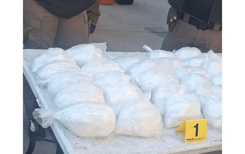 Detienen a pareja con más de 30 kilos de cristal rumbo a Ciudad Juárez
