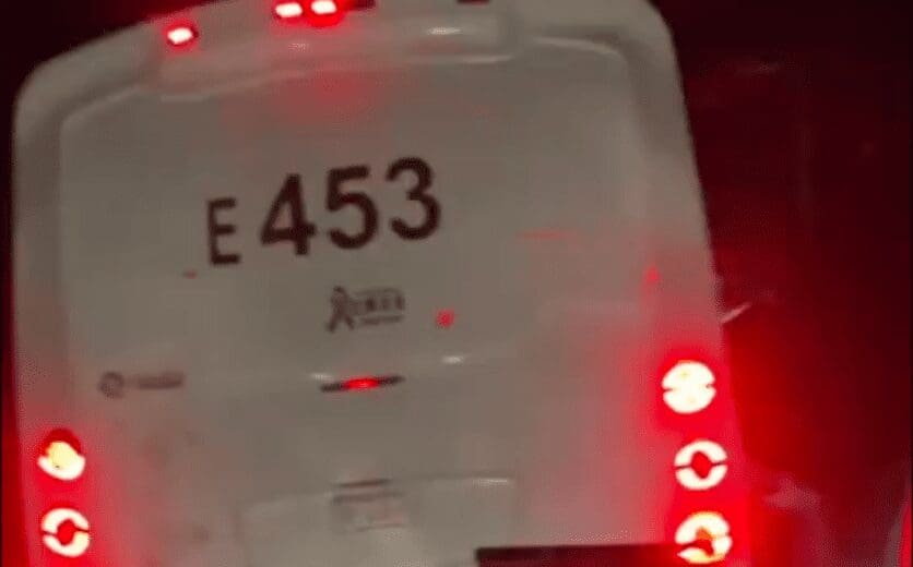 Chofer y pasajero del Tec II protagonizan pelea en plena vía pública | VIDEO