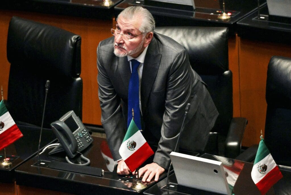 Adán Augusto controla 1,900 millones de pesos en el Senado