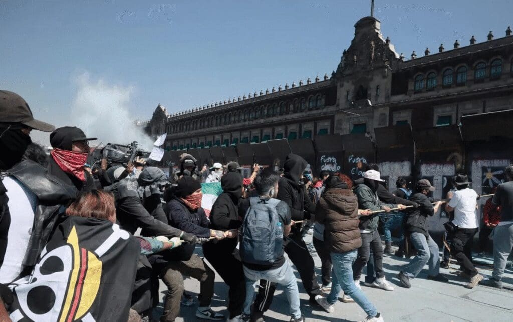 Vicente Fox llama a la participación ciudadana previo a marcha de la Generación Z en CDMX.