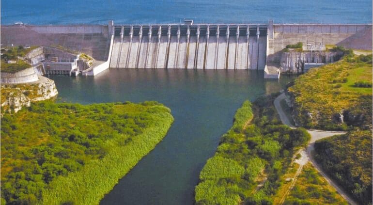 México iniciará entrega de agua a EU tras acuerdo bilateral.