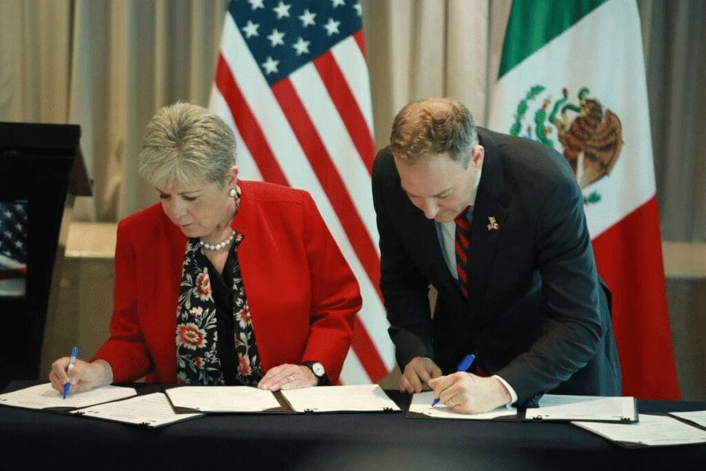 México y Estados Unidos firman acuerdo para enfrentar la crisis del río Tijuana.