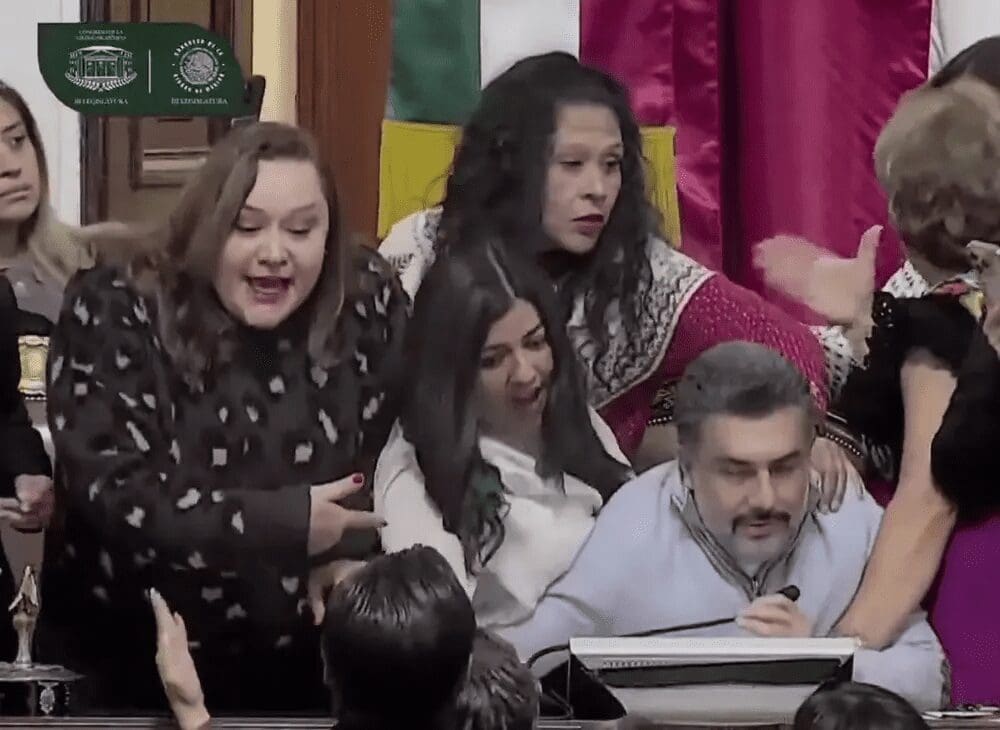 Reforma que desaparece el INFO CDMX provoca choque en el Congreso.