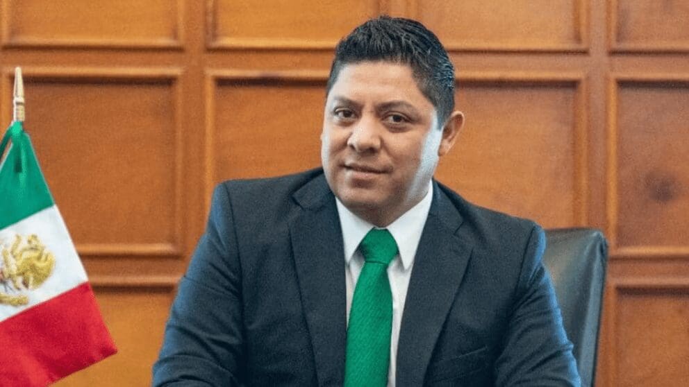 Gallardo defiende la ‘Ley Esposa’ y dice que críticos temen a las mujeres