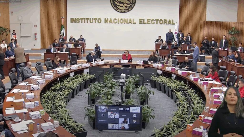 INE multa a Morena, PRI y otros partidos con casi 10 millones de pesos