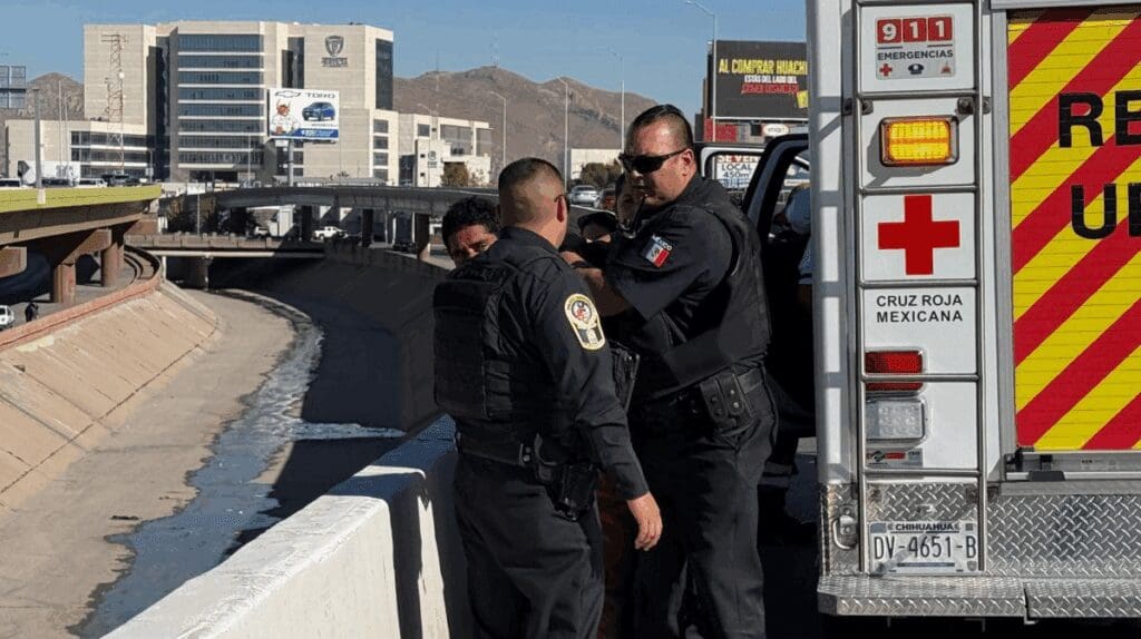 Detienen a hombre tras intento de robo y agresión en la Cruz Roja de Chihuahua.