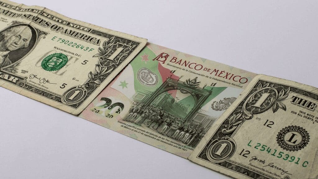 Peso inicia con leves ganancias tras el descanso de Navidad