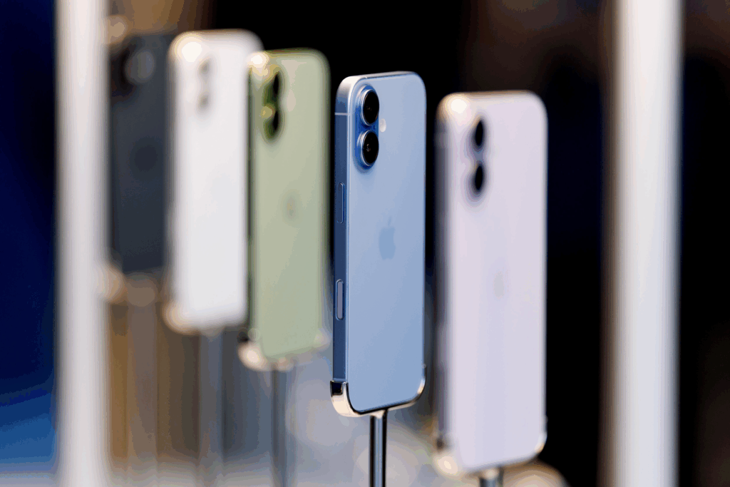 iPhone 17 dispara ganancias de Apple pese a rezago en inteligencia artificial