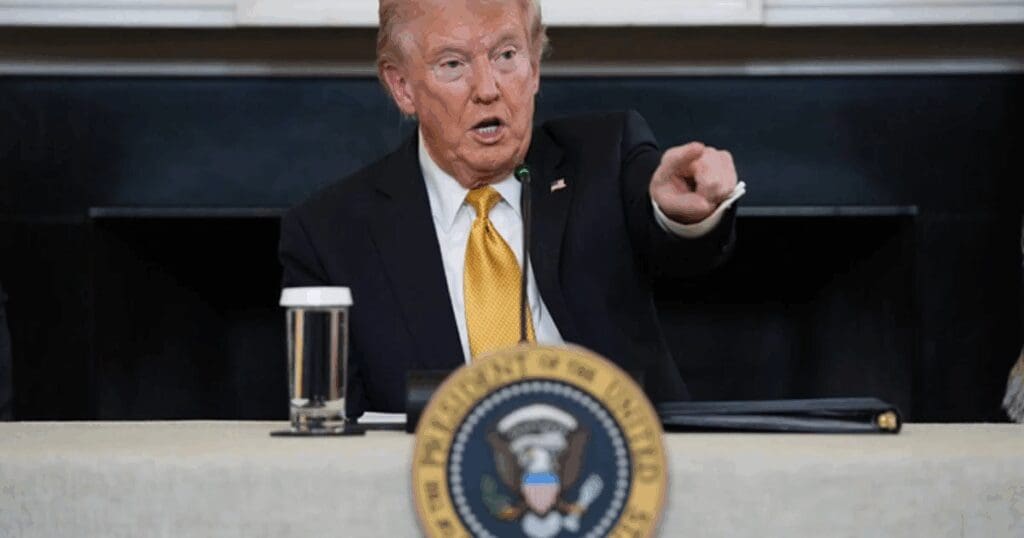 Trump dice que “algo habrá que hacer con México” y acusa dominio del narco