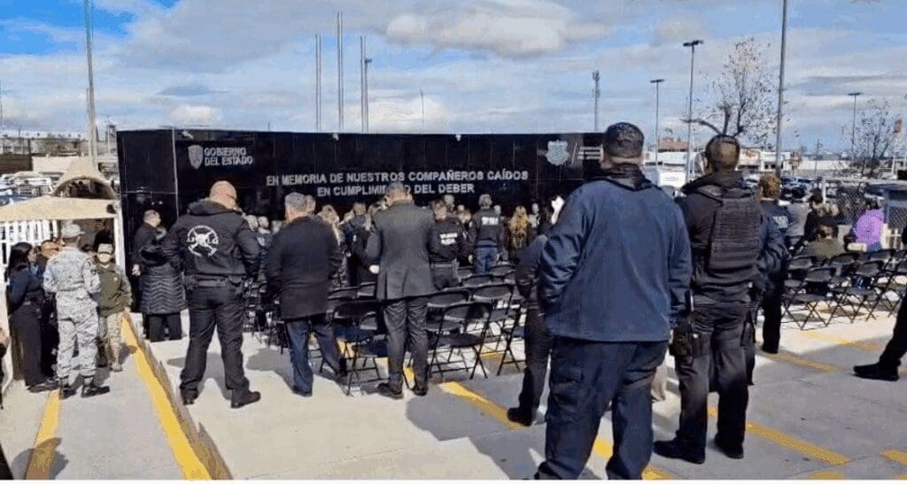 Rinden homenaje a policías caídos en cumplimiento del deber