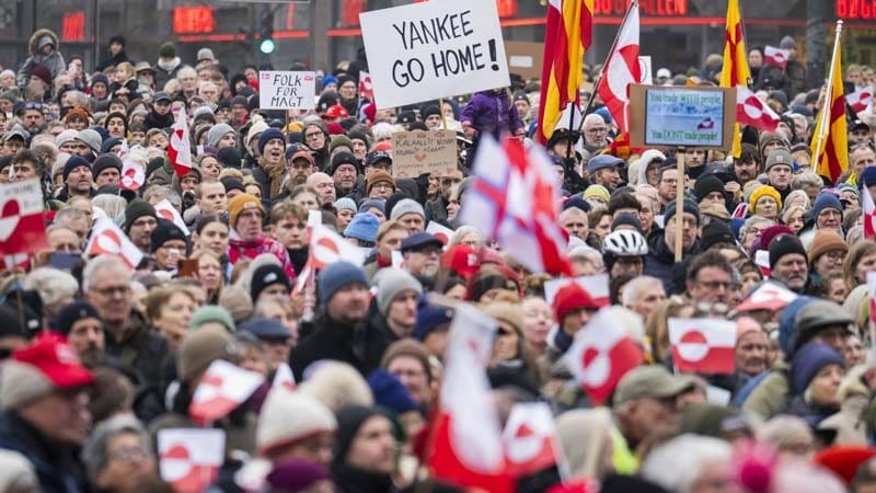 Sheinbaum rechaza aranceles de Trump y defiende la soberanía de Groenlandia.