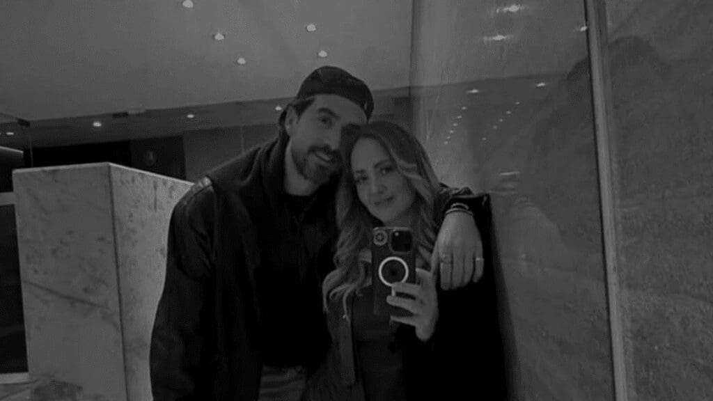 Andrea Legarreta responde a críticas por la diferencia de edad con su novio Luis Carlos Origel.