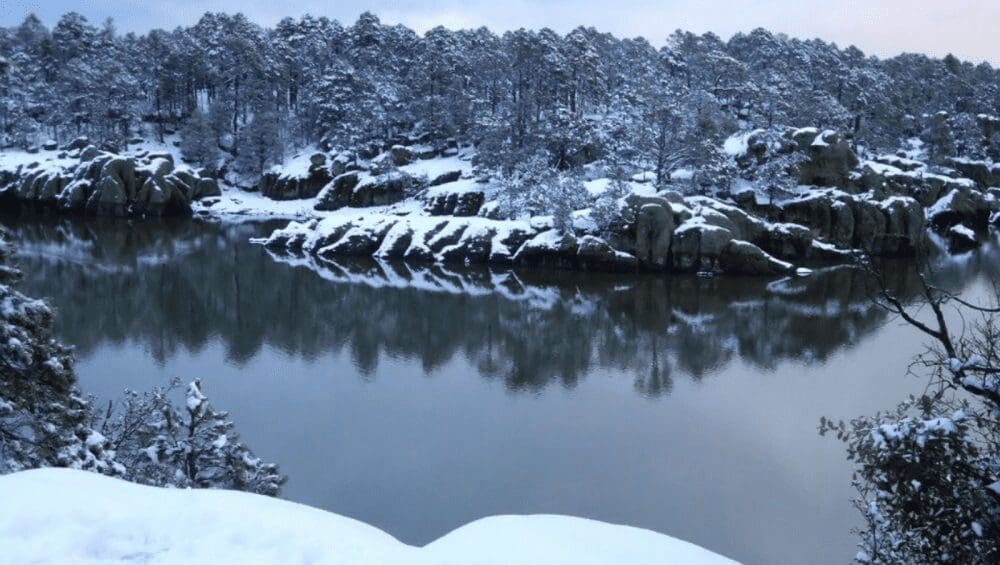 Protección Civil alerta por lluvias, vientos y nieve en Chihuahua.