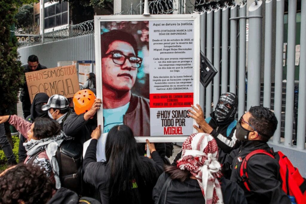 FGJ imputa a OCESA y Servicios Lobo por homicidio tras muerte de fotógrafos en Axe Ceremonia