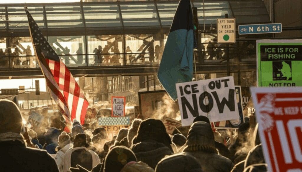 Un ciudadano estadunidense fue asesinado por agentes del ICE en Mineápolis, desatando protestas masivas y el despliegue de la Guardia Nacional.