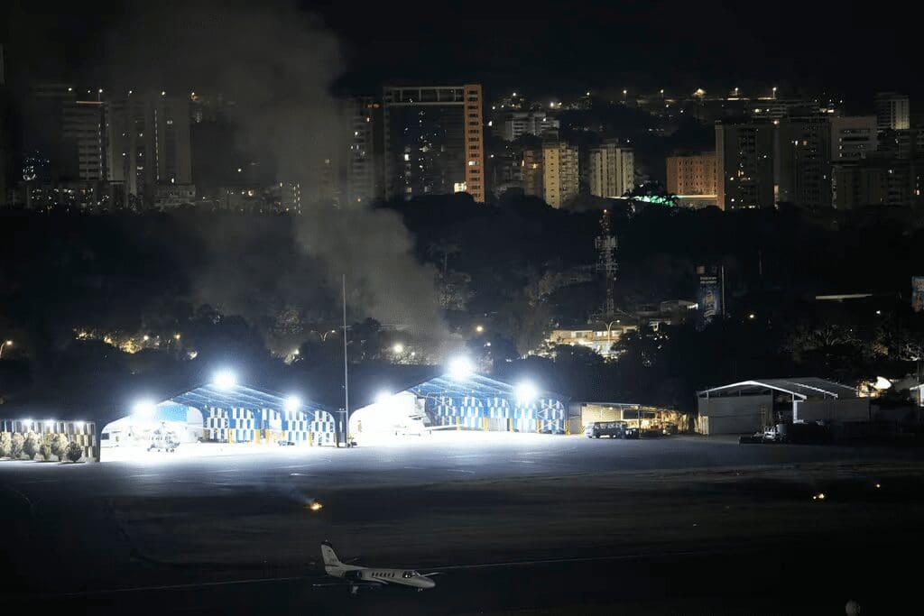 Videos muestran ataques nocturnos de EU durante captura de Nicolás Maduro