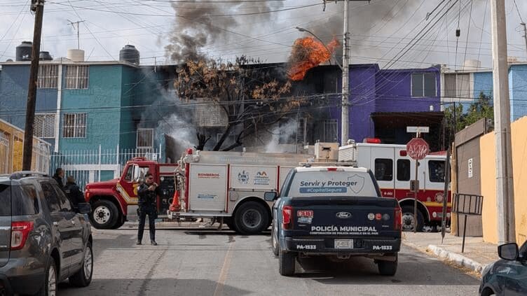 Incendio en vivienda usada como picadero en la colonia del Mármol generó movilización policial y de bomberos.