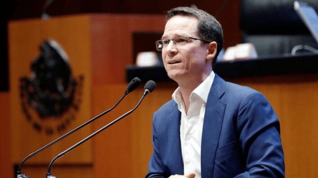 Ricardo Anaya critica la reforma de 40 horas y la califica como simulación.