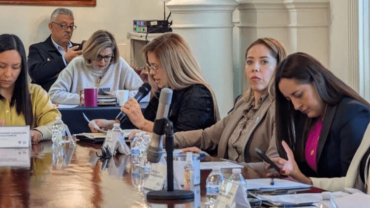 Proponen reforma constitucional para eliminar la exención del Predial a bienes públicos federales y estatales.