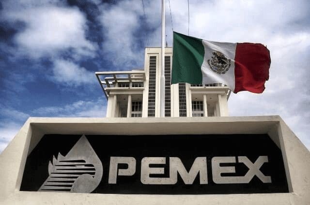 Pemex colocará deuda en pesos por 31,500 mdp tras seis años fuera del mercado local.
