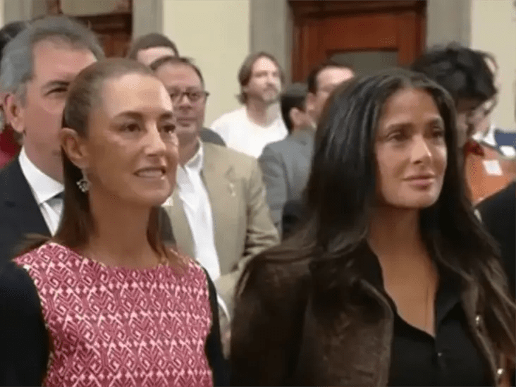 Salma Hayek celebra incentivos fiscales al cine mexicano anunciados por Claudia Sheinbaum.
