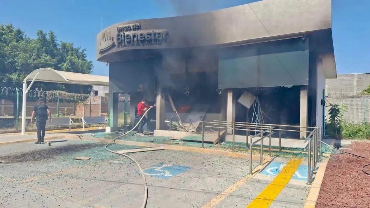 Michoacán registra 23 ataques a sucursales del Banco del Bienestar tras muerte de El Mencho.