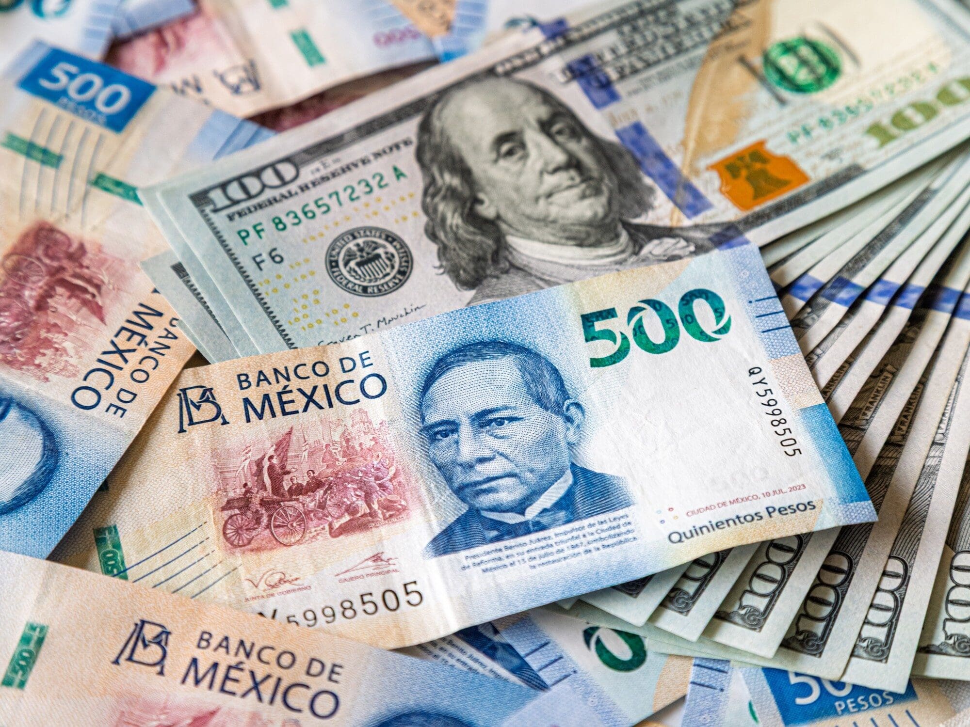 Tipo de cambio hoy: el peso mexicano se deprecia por aversión al riesgo tras violencia por muerte de El Mencho.