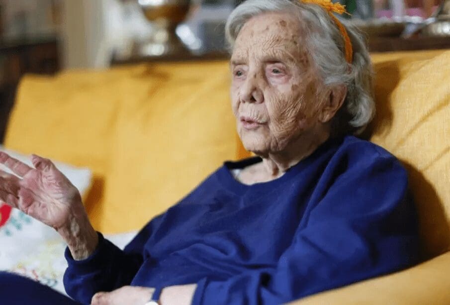 La Fundación Elena Poniatowska desmintió rumores sobre el fallecimiento de la escritora y confirmó que se encuentra en buen estado de salud.