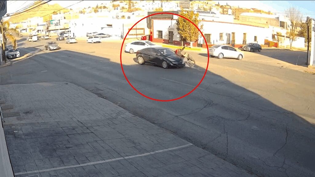 Video capta atropello de ciclista en la 20 de Noviembre.