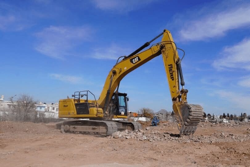 Avanzan excavaciones en obra vial de Canal y Periférico en Chihuahua.
