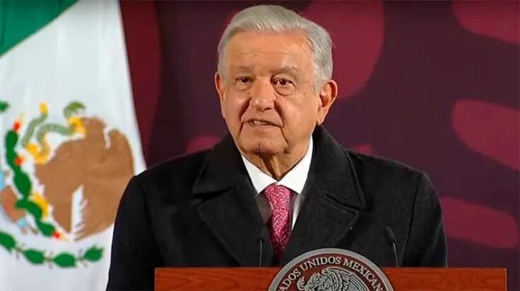 Claudia Sheinbaum niega hospitalización de AMLO y anuncia que el precio de la gasolina Magna no rebasará los 24 pesos. Detalles de la mañanera.